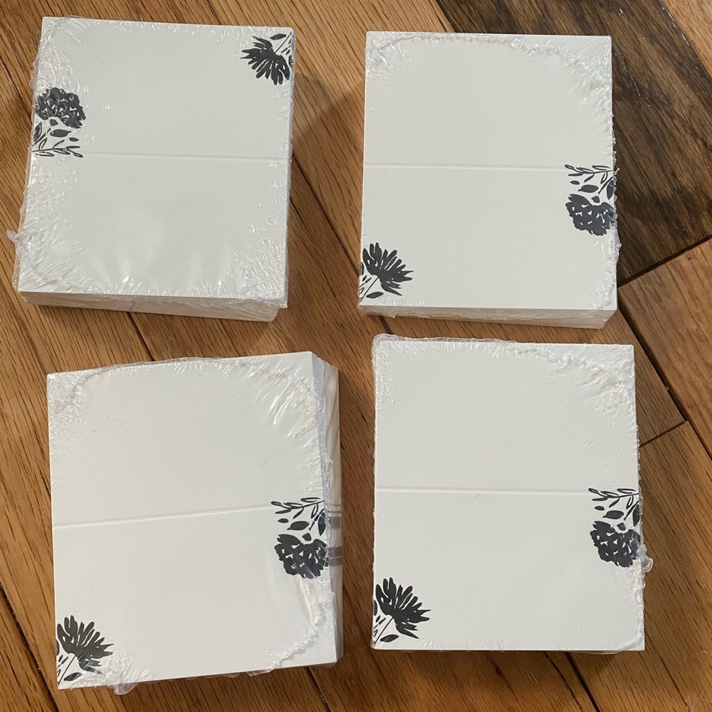 NWT Minted Black & White Wedding Guest Place Cards